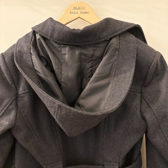 🖤 Liz Claiborne Wool-Blend Belted Walker Coat with Hood – Timeless Elegance🖤 - Picture 6 of 10
